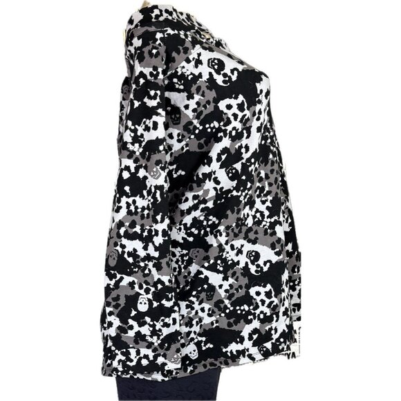 Lovesick +4 Black Camouflage/Hidden Skull Print Keyhole Neck Long Sleeve T-Shirt - Picture 3 of 6